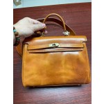 Classic Kelly bag made of washed, thickened vegetable-tanned leather